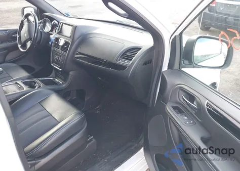 2015 Chrysler Town & Country S z USA, uszkodzony, nr VIN 2C4RC1HG6FR720097